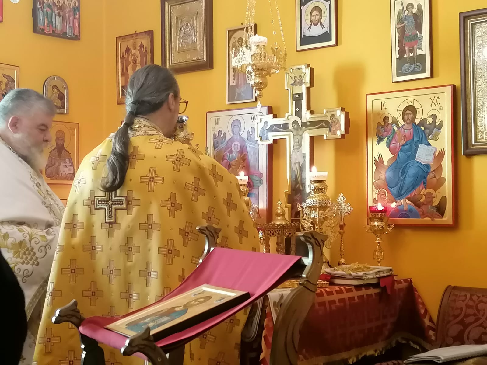 Padre Serafino in preghiera